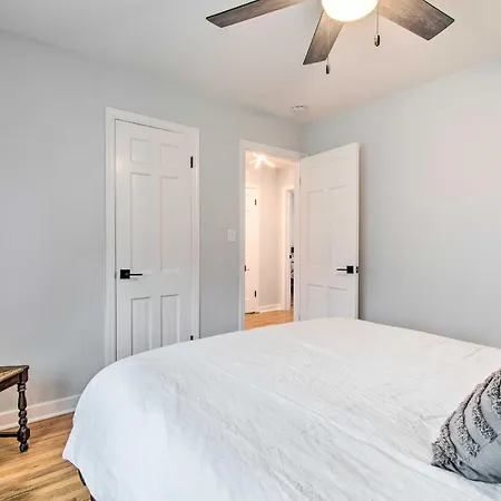 Pet-Friendly Uptown Normal Home Steps To Isu